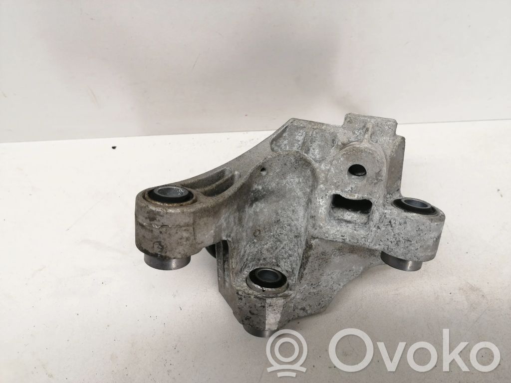 Jaguar I-Pace Engine mount bracket 