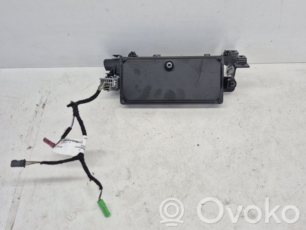 Windshield/windscreen camera   32327234