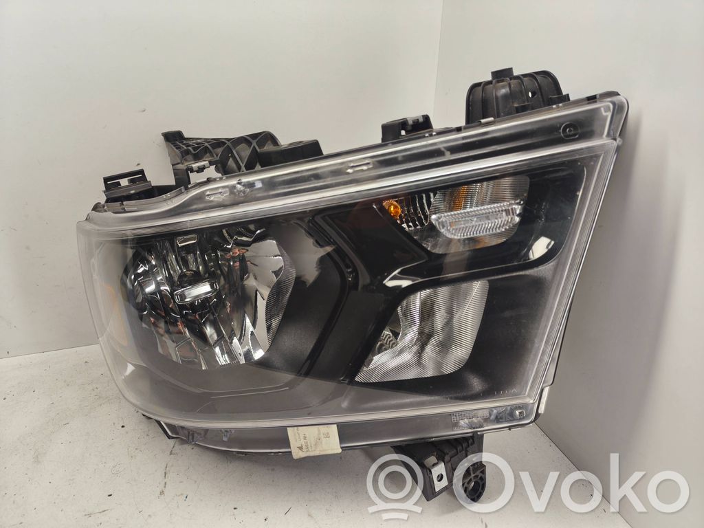 Dodge RAM 1500 DS Phare frontale 
