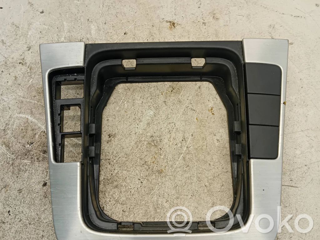 Volkswagen PASSAT B6 Ātrumu pārslēgšanas sviras dekoratīvā apdare (plastmasas) 
