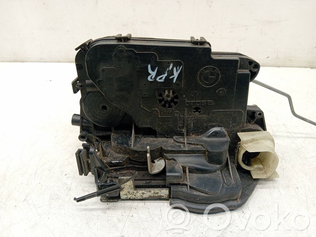 Cerradura de puerta delantera