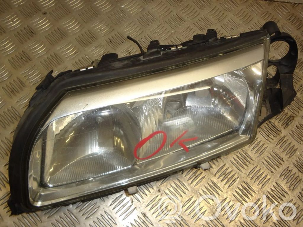 Volvo S80 Lampa przednia 