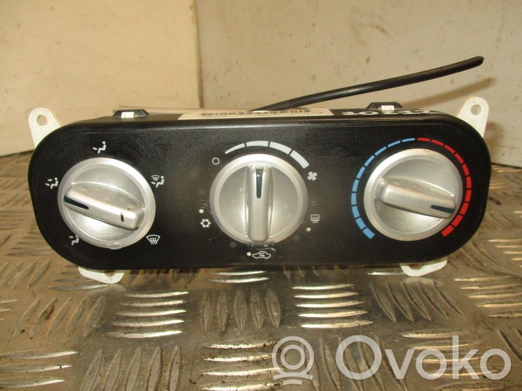 Unidad de control climatización   P55111847AD
