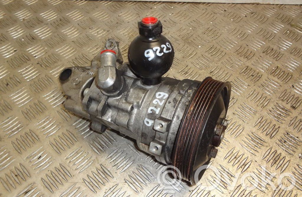 BMW 7 E65 E66 Ohjaustehostimen pumppu 