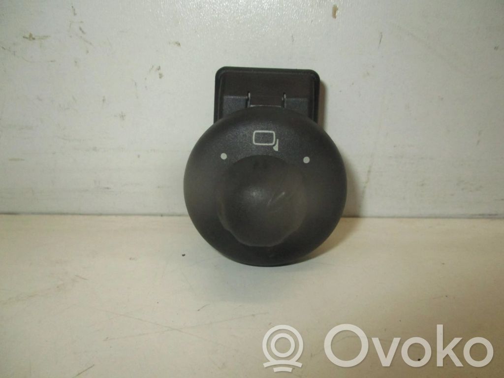 Wing mirror switch   3422621
