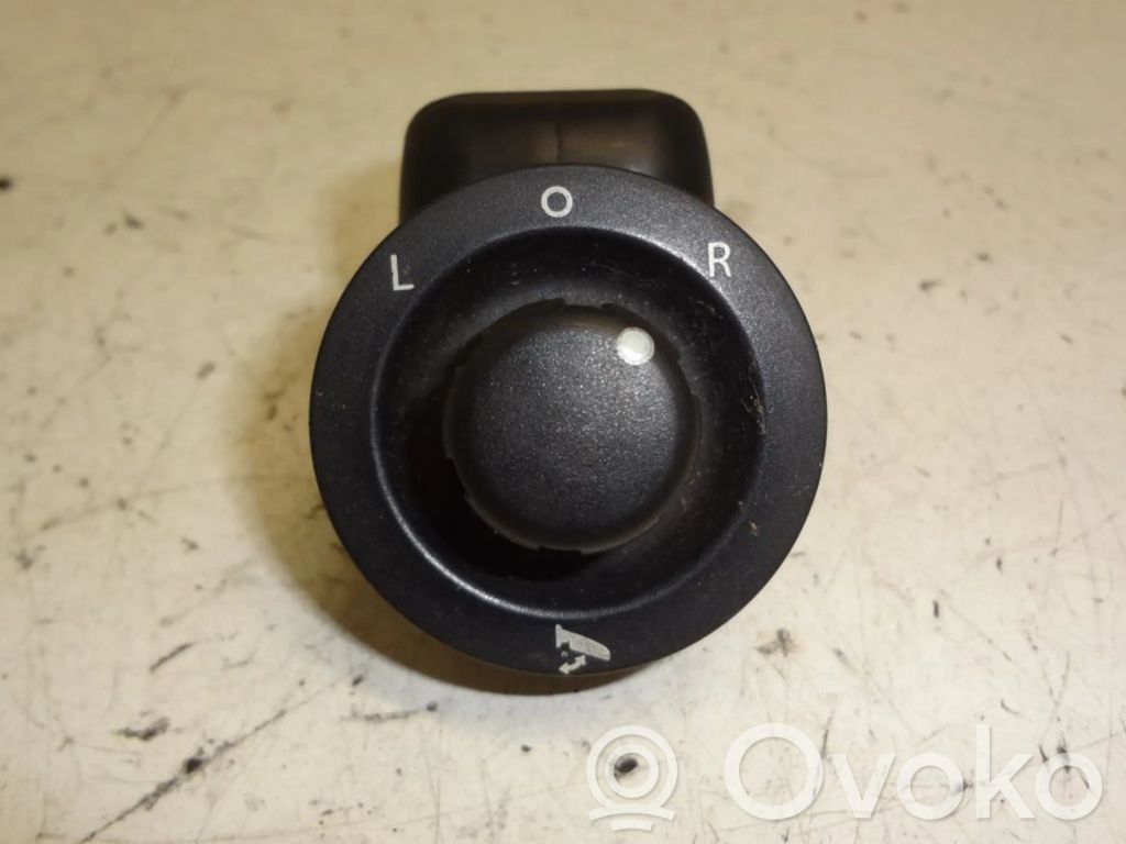 Jeep Grand Cherokee (WK) Wing mirror switch 