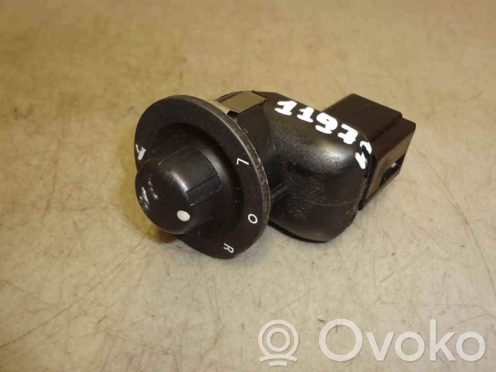 Chrysler 300 - 300C Wing mirror switch 