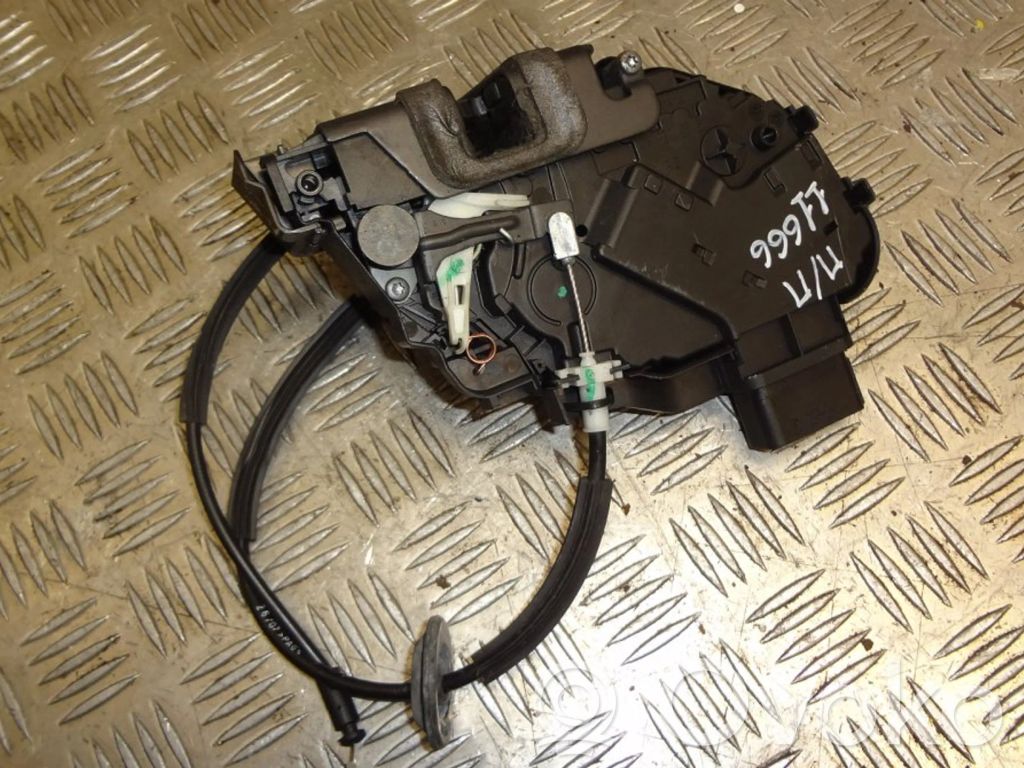 Land Rover Range Rover Sport L320 Zamek drzwi przednich 