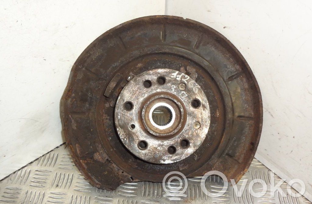 Mercedes-Benz ML W164 Zwrotnica koła tylnego 