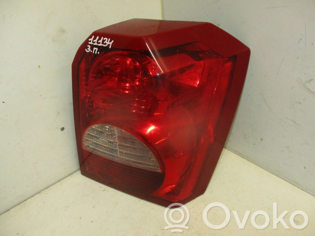 Dodge Caliber Luz trasera/de freno 