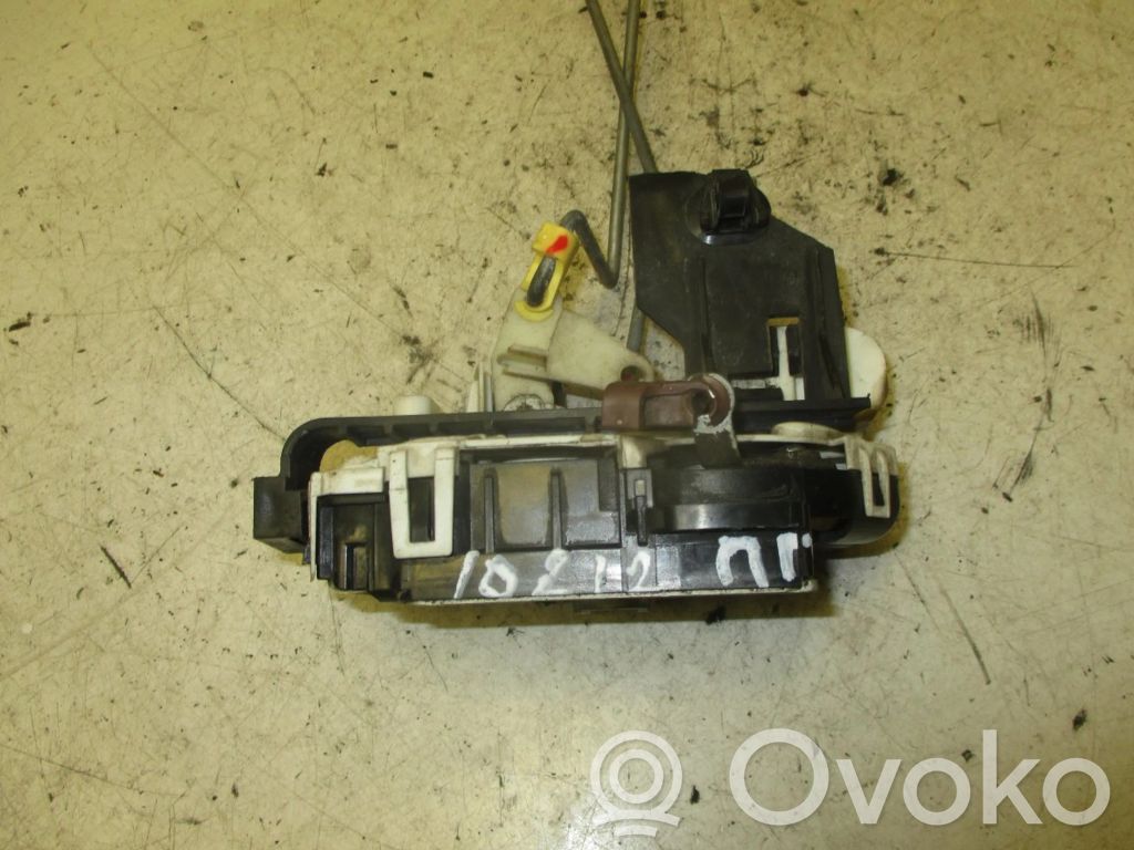 Dodge Caliber Etuoven lukko 
