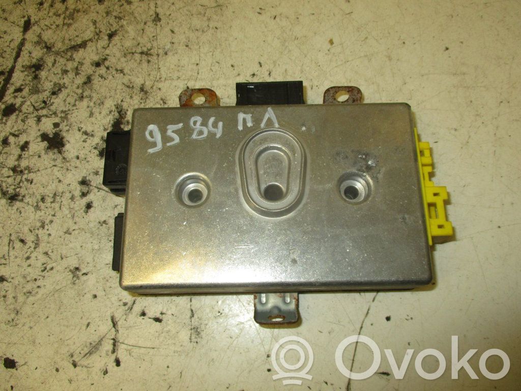 Durvju vadības bloks   6963013