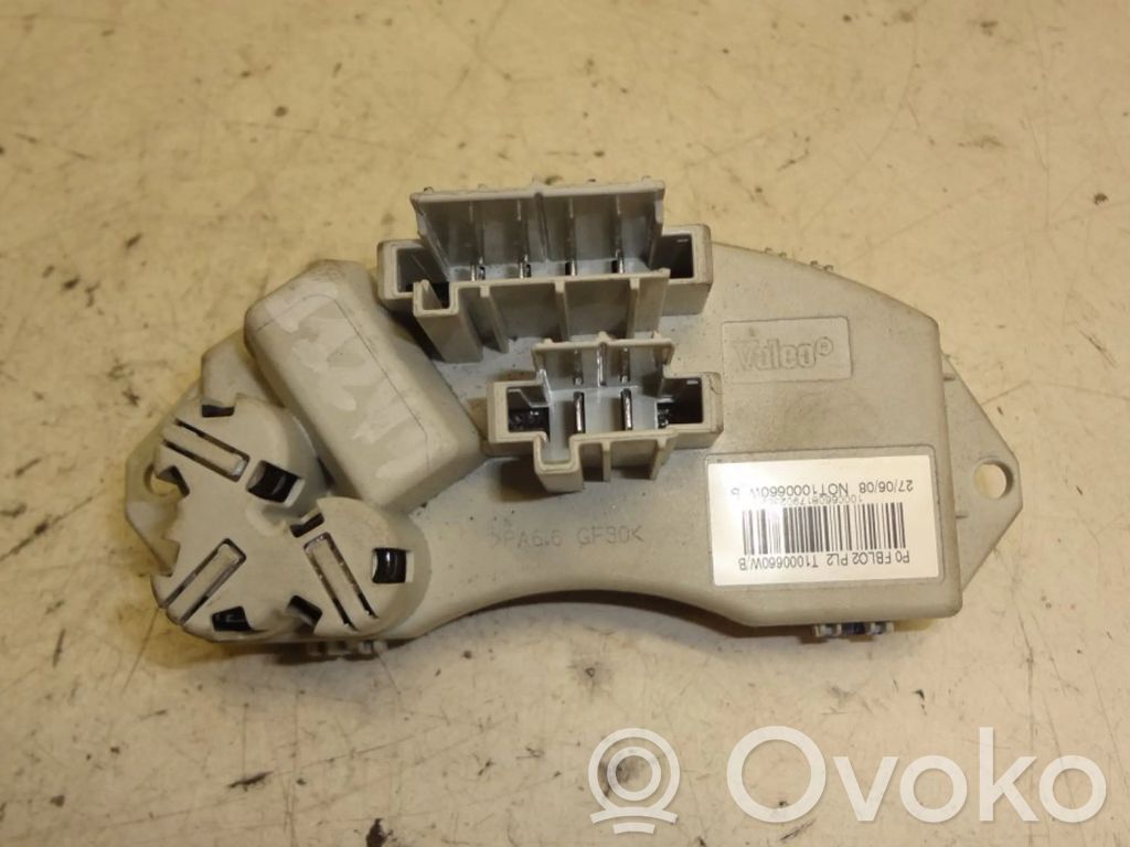 BMW 1 E81 E87 Lämpöpuhaltimen moottorin vastus 