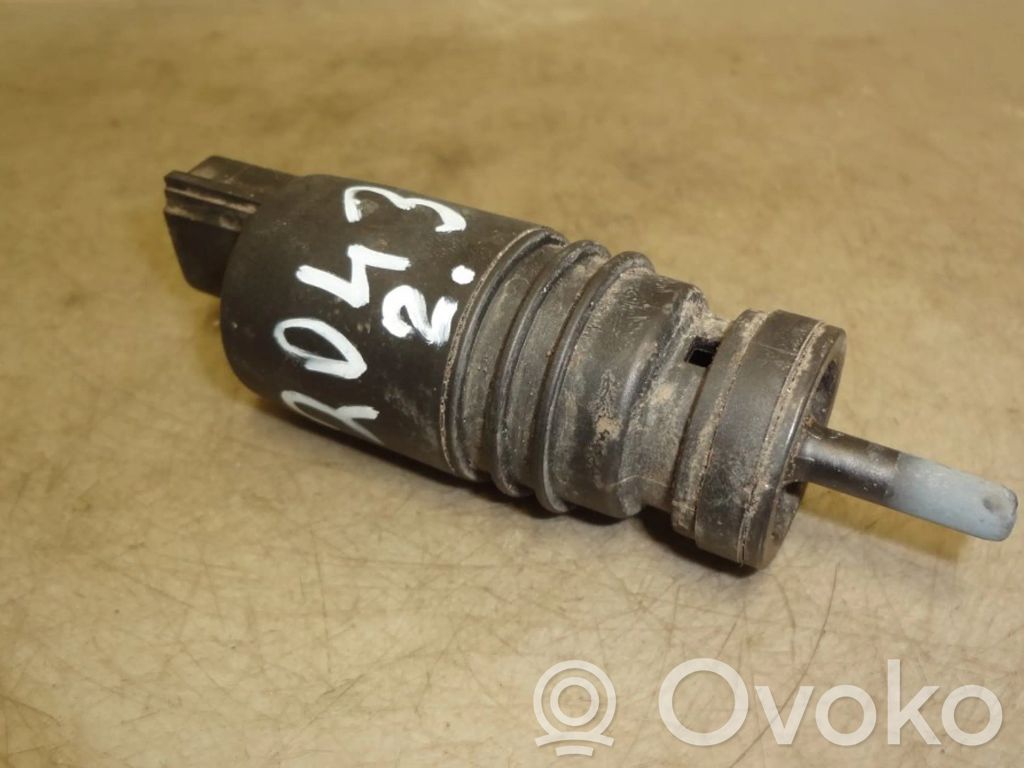 Volkswagen Phaeton Windshield washer spray nozzle 