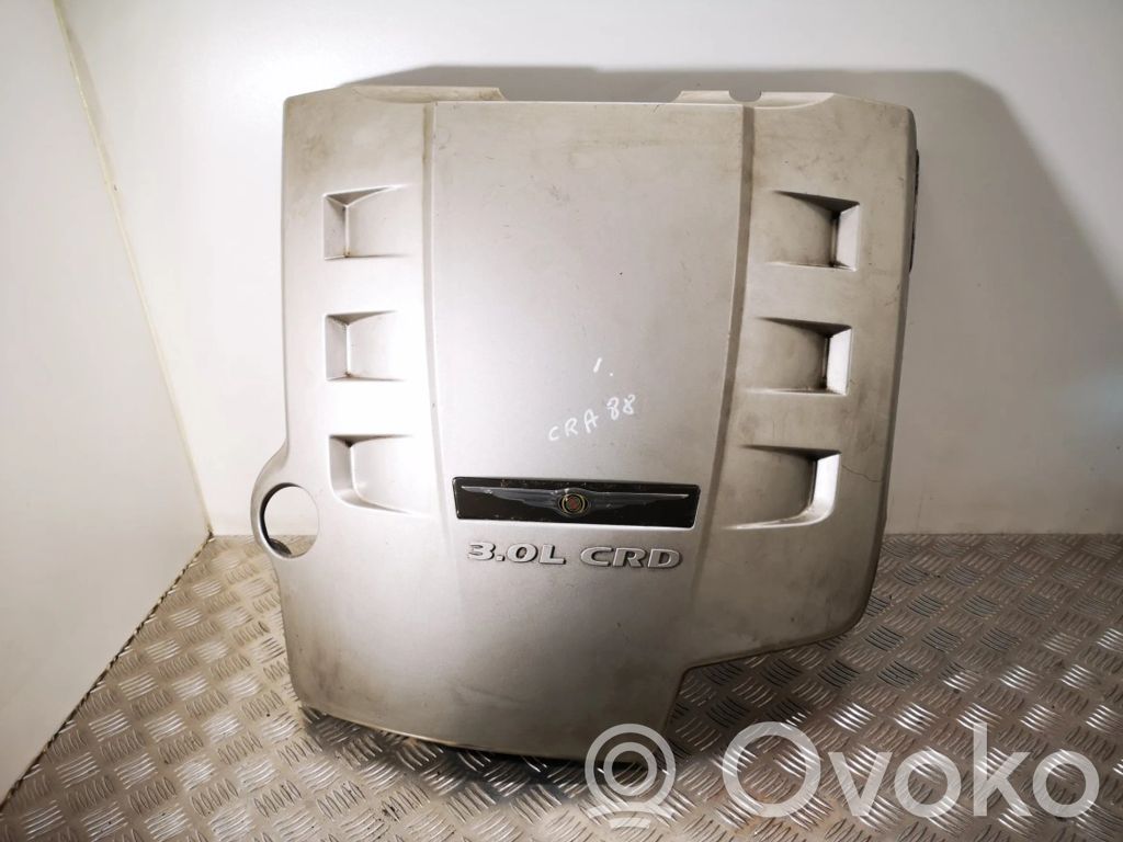 Chrysler 300 - 300C Engine cover (trim) 