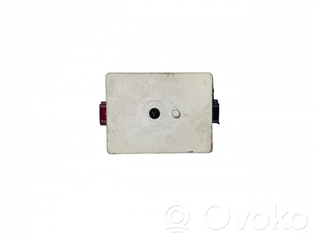 BMW 3 E90 E91 Aerial antenna amplifier 