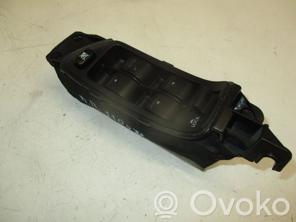 Subaru Legacy Electric window control switch 