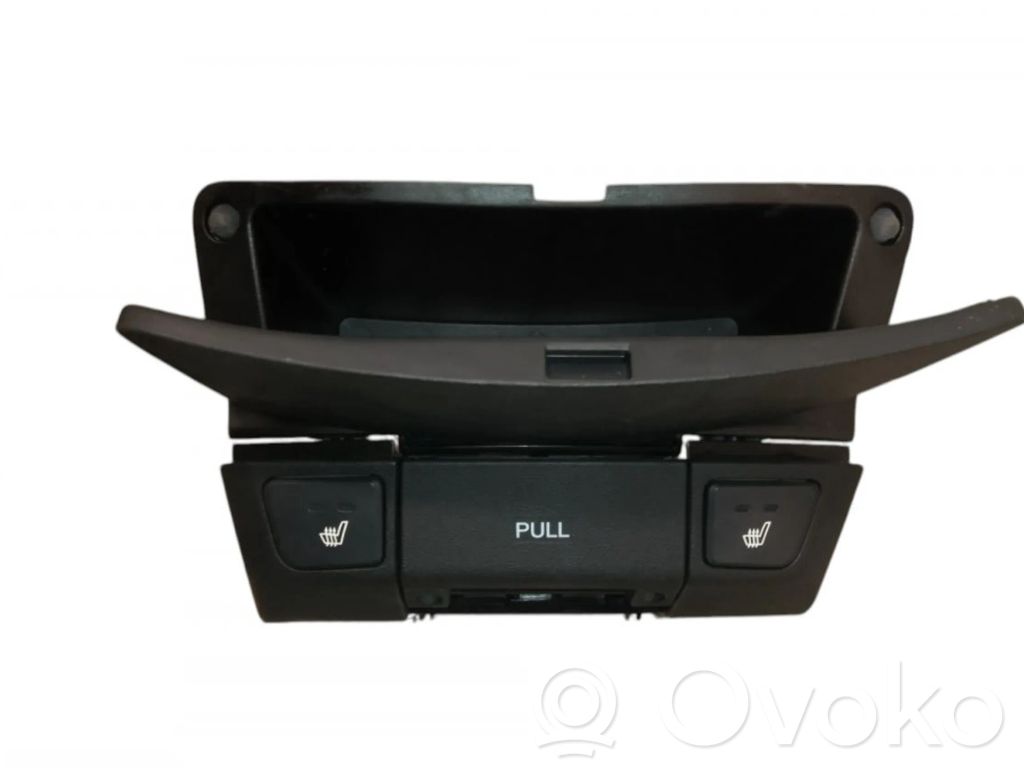 Hyundai i30 Interruptor de calefacción del asiento 