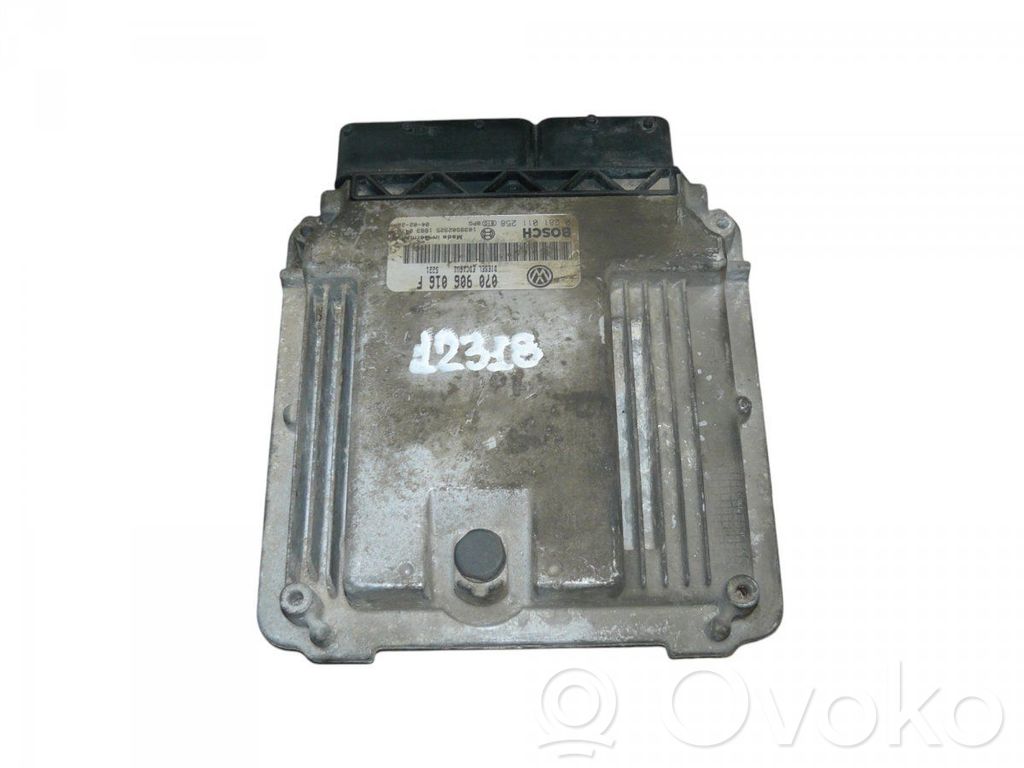 Volkswagen Touareg I Engine control unit/module 