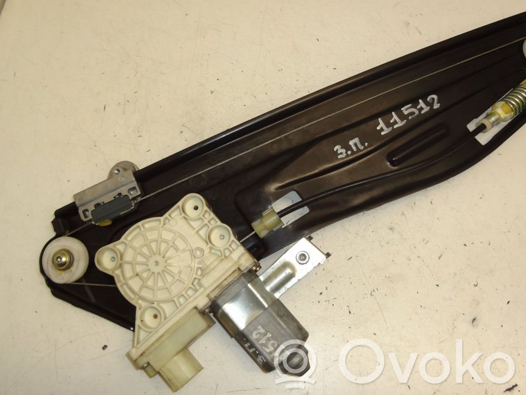 Regulador de puerta trasera con motor   7024814E