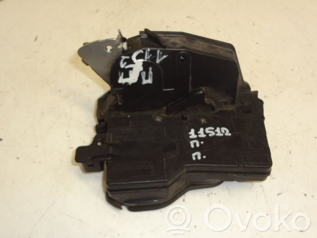 BMW 7 E65 E66 Priekinė durų spyna 