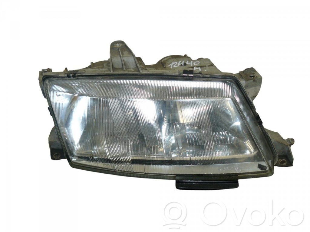 Headlight/headlamp   4832465