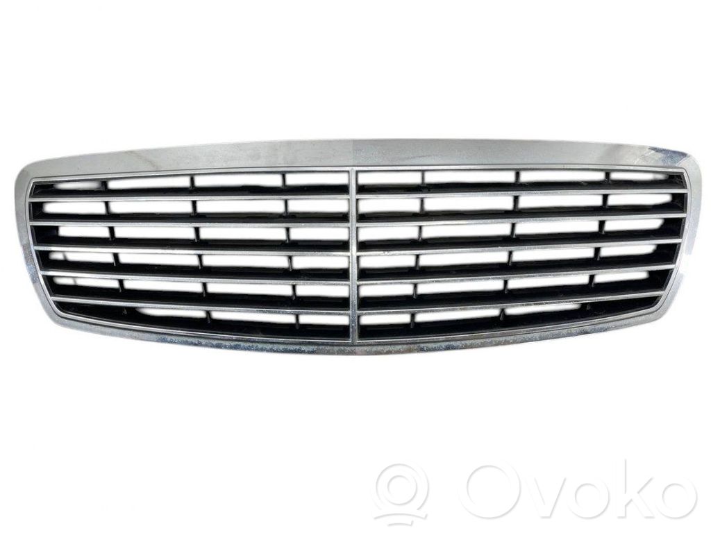 Rejilla delantera   A2118800583,A2118800283