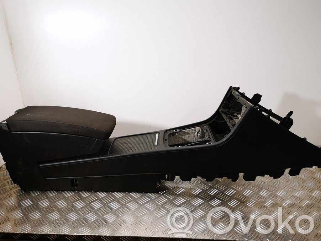 Volkswagen PASSAT B6 Consola central 