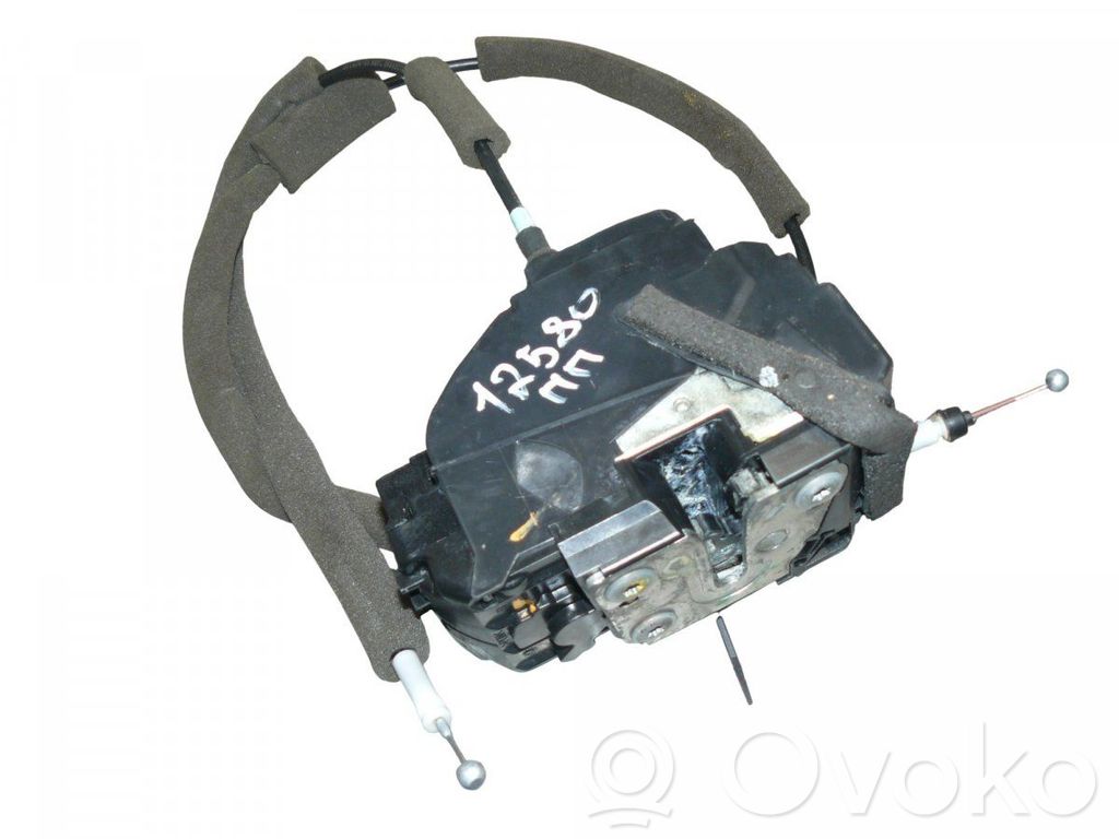Nissan Pulsar Priekšpusē slēdzene 