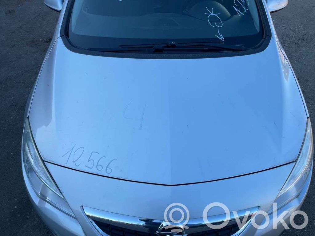 Opel Astra J Konepelti 