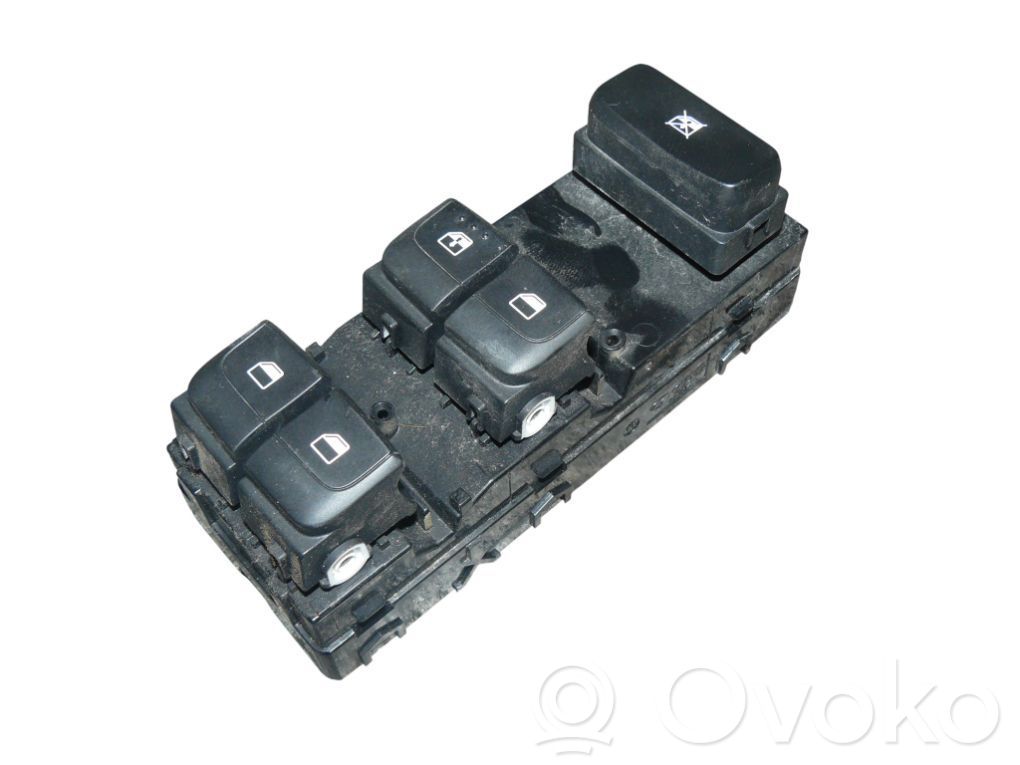 KIA Stonic Electric window control switch 