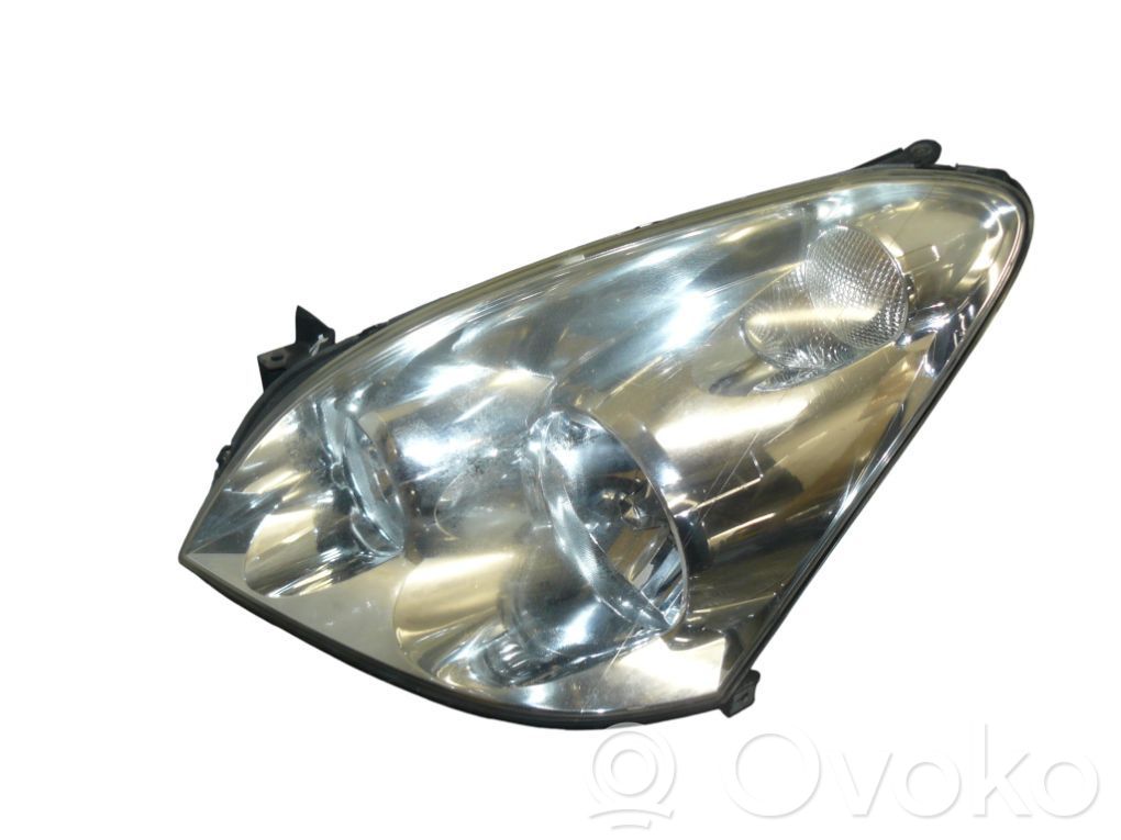Toyota Corolla Verso E121 Headlight/headlamp 