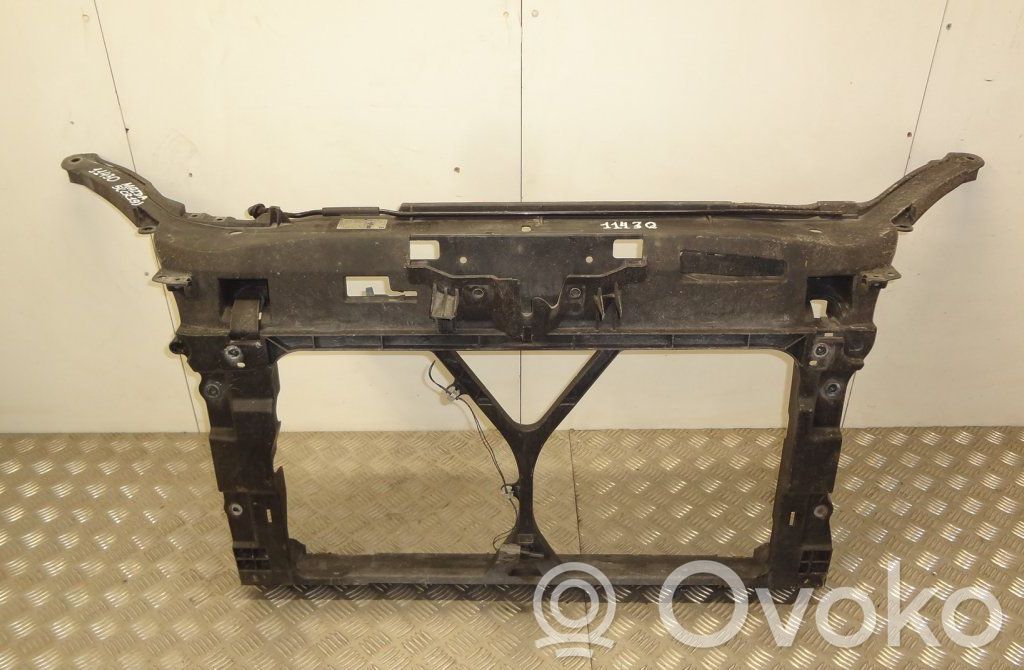 Pas przedni   C23553110