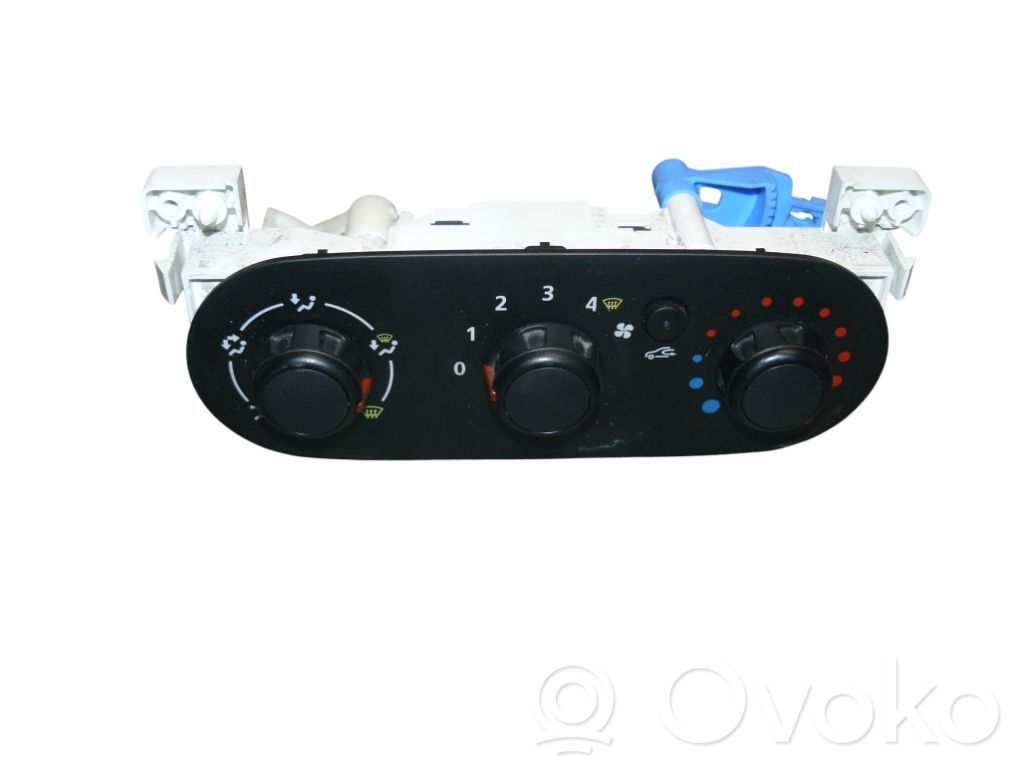 Opel Vivaro Climate control unit 