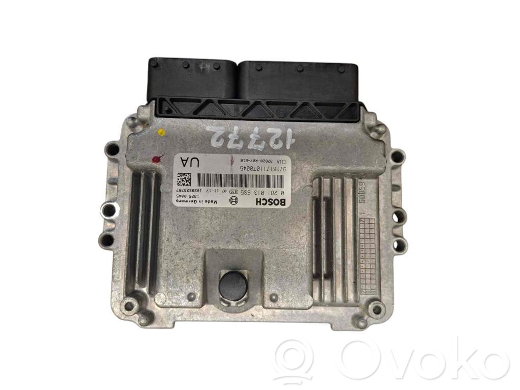Engine control unit/module   0281013635,37820R07E16,37820R07E16