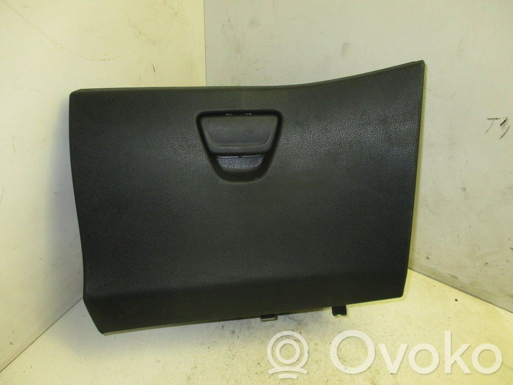 Juego guantera   8A6114K016AD