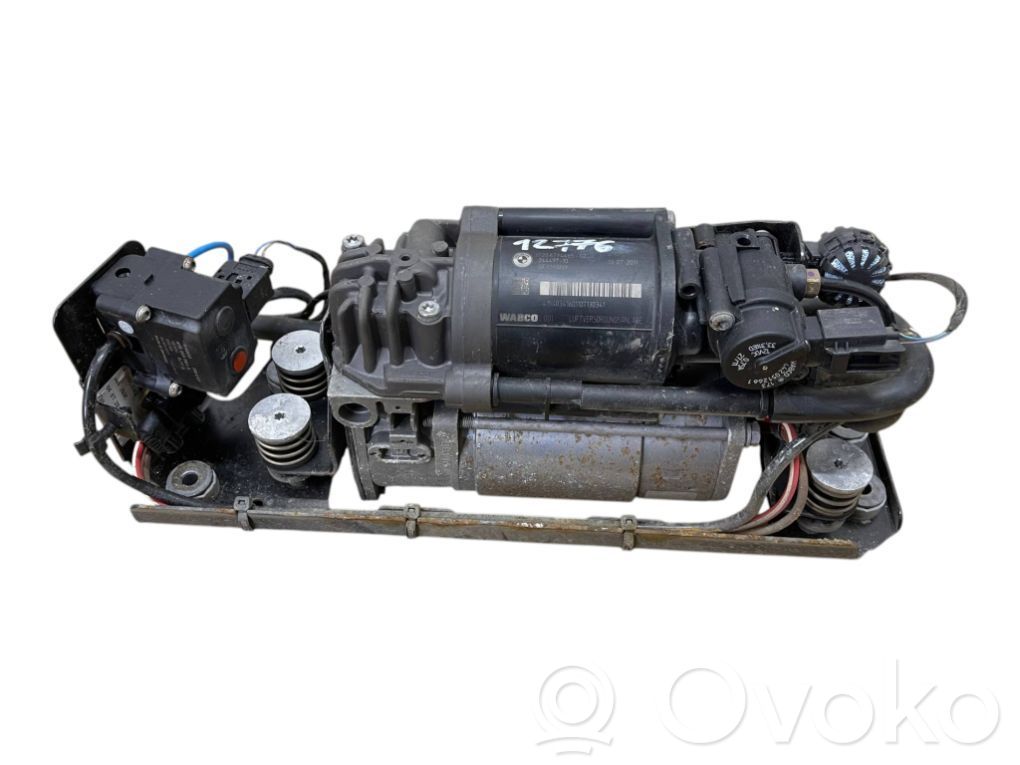 BMW 5 F10 F11 Kompresor zawieszenia tylnego pneumatycznego 