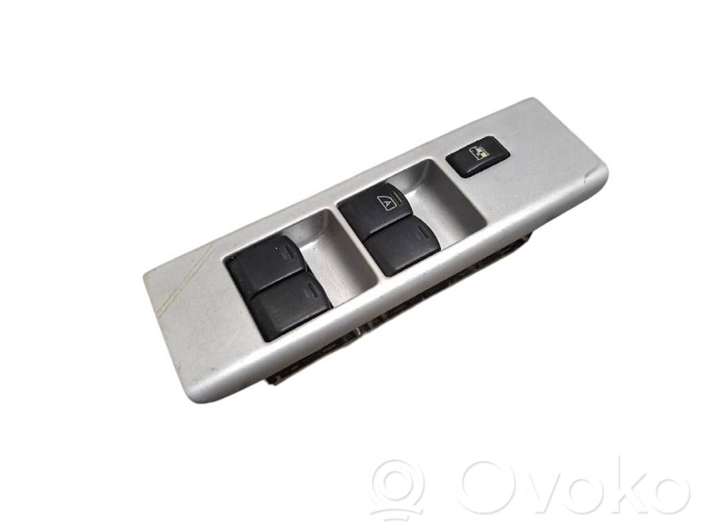 Nissan Pathfinder R51 Electric window control switch 