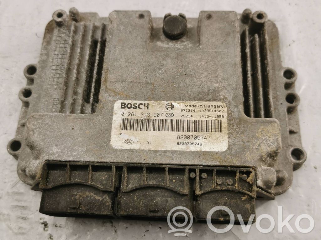 Unidad de control/módulo del motor   0281013907,8200705747,8200705748