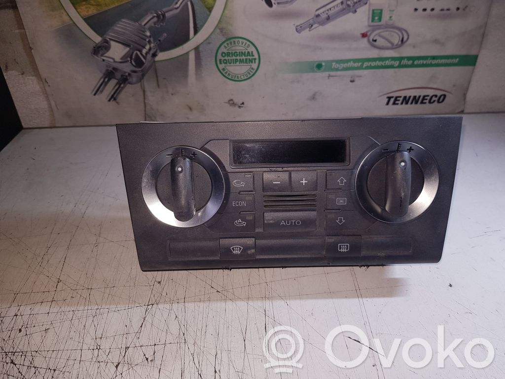 Audi A3 S3 A3 Sportback 8P Climate control unit 