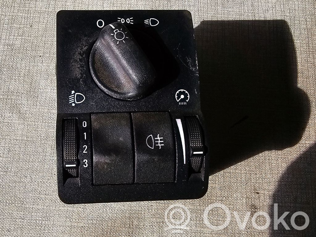 Opel Astra G Light switch 