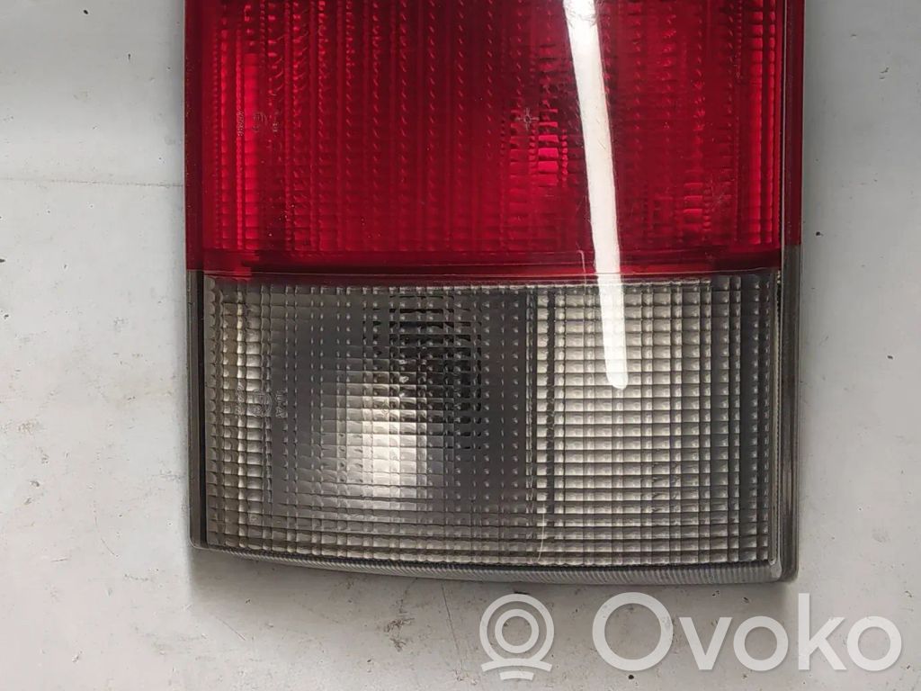 Audi 80 90 S2 B4 Takaluukun takavalot 