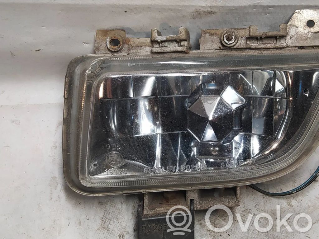 Mazda MPV Miglas lukturis priekšā 
