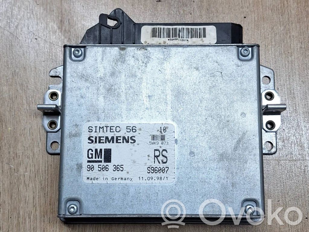 Opel Astra J Engine control unit/module 