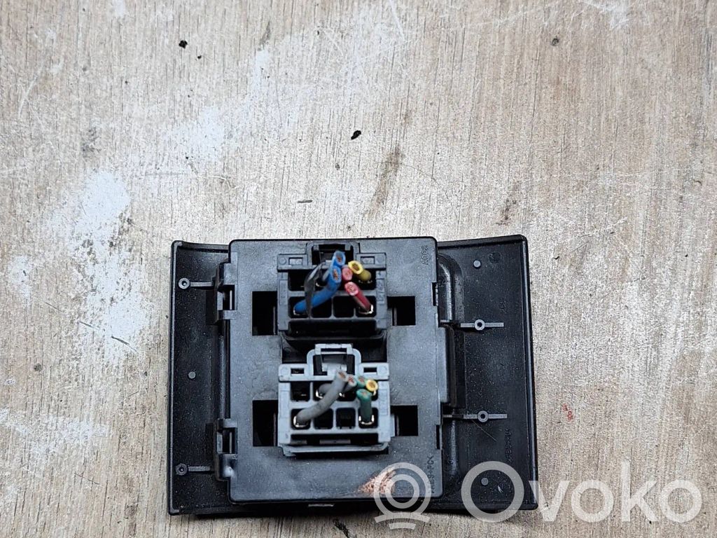 Chrysler PT Cruiser Electric window control switch 