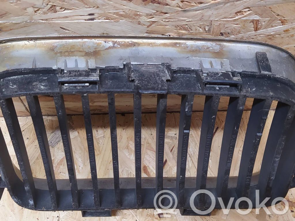 Front bumper lower grill   51138122237