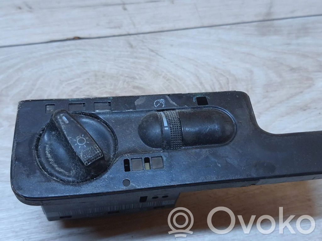 Volkswagen PASSAT B4 Interrupteur d’éclairage 