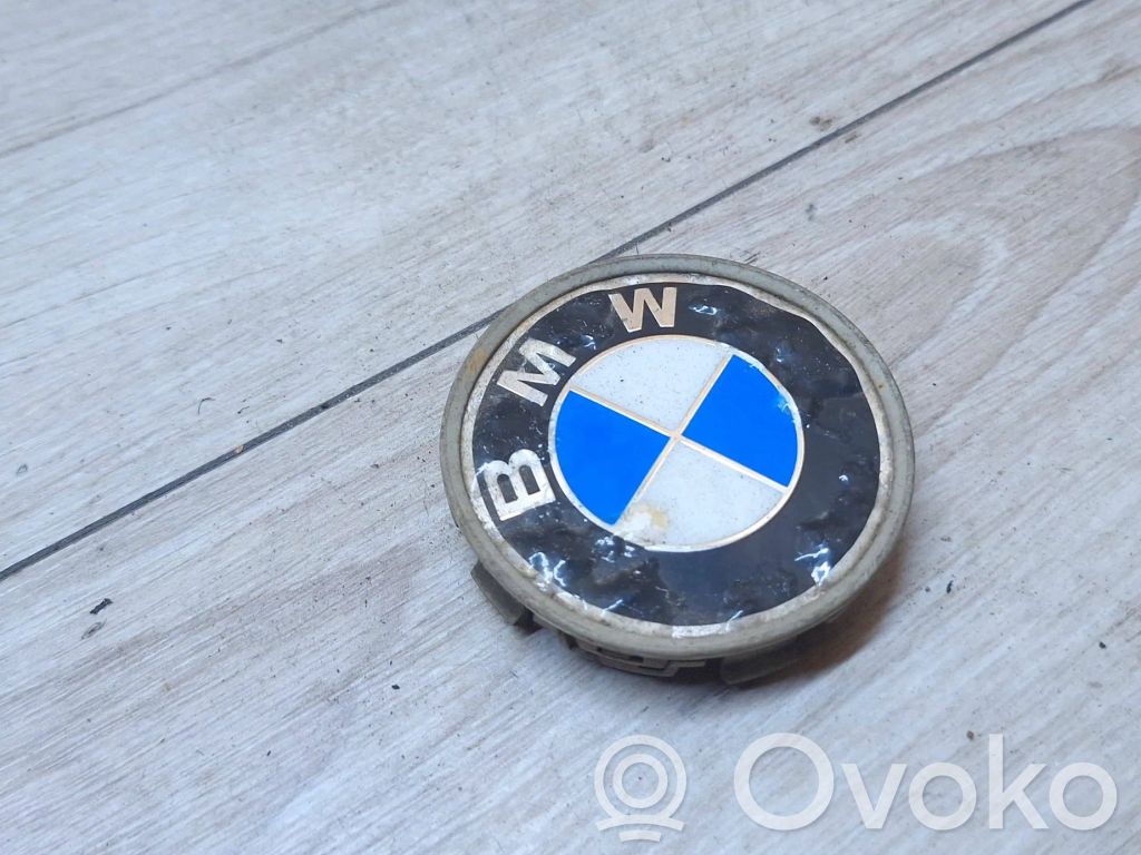 Original wheel cap   6768640