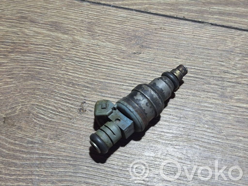 Audi 80 90 S2 B4 Injector combustibil 
