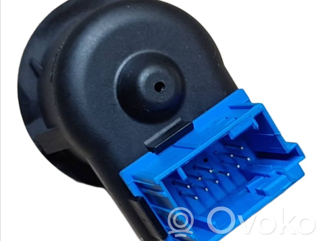 Wing mirror switch   185526